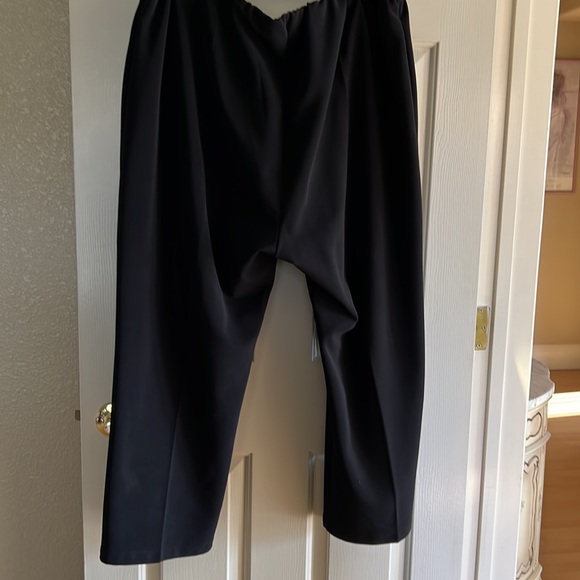 Yours Clothing Petite Woman’s ribbed pull on elastic waist pants. - Picture 2 of 6